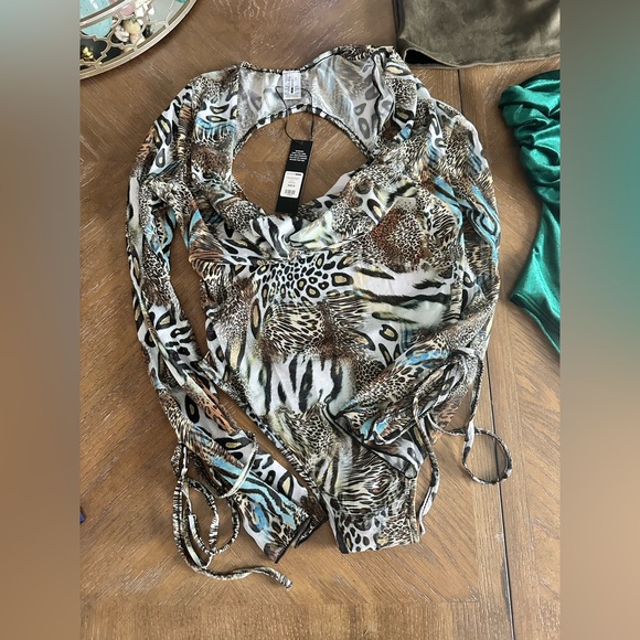 NWT Animal Print Women Top Size M - Picture 5 of 9